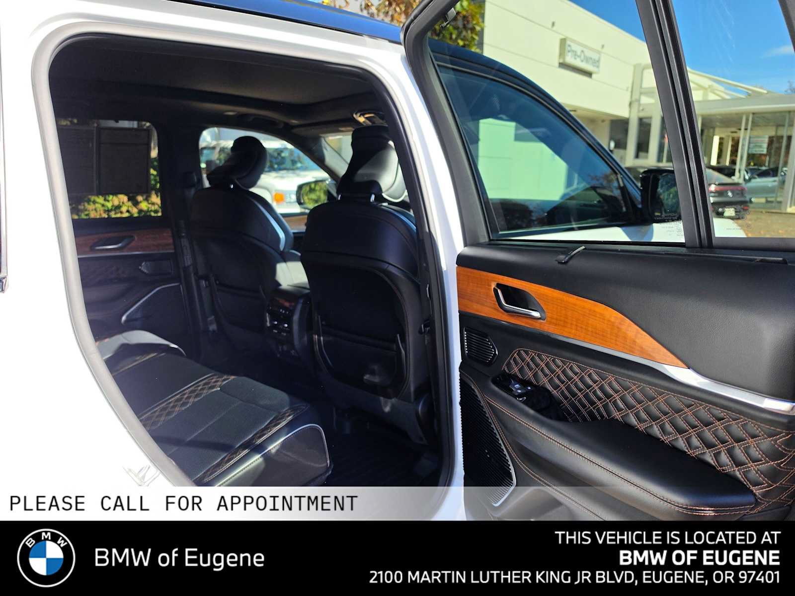 Used 2024 Jeep Grand Cherokee Summit AWD/4WD image 14