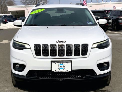 Used 2019 Jeep Cherokee Latitude Plus image 3