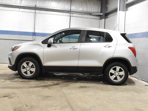 Used 2018 Chevrolet Trax LS image 21