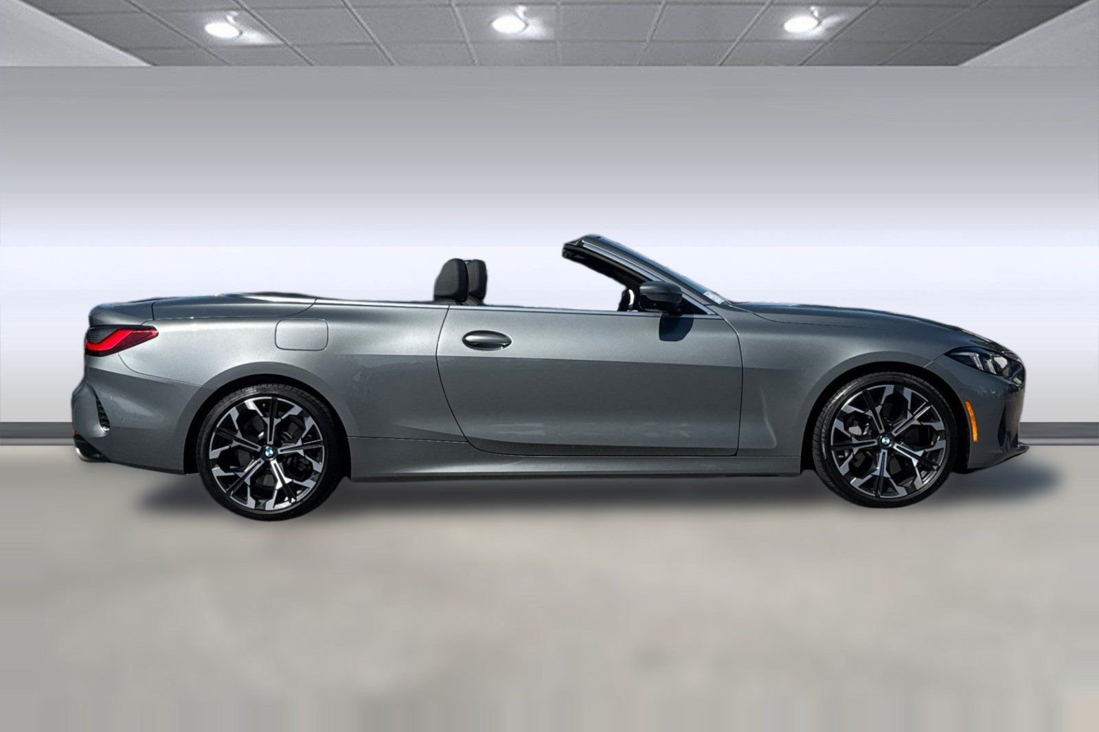 Used 2025 BMW 430i Convertible w/ Convenience Package RWD image 8
