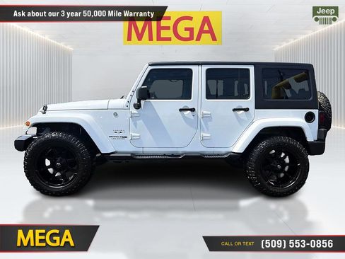 Used 2018 Jeep Wrangler Unlimited Sahara AWD/4WD image 10