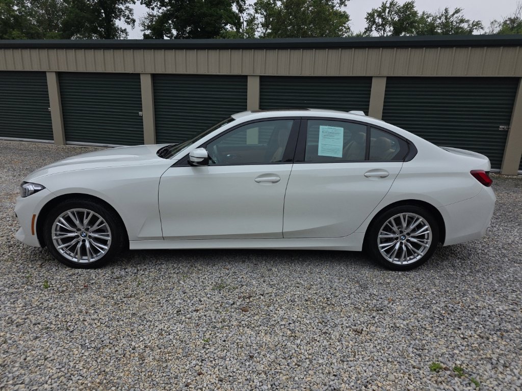 Used 2023 BMW 330i xDrive Sedan w/ Premium Package AWD/4WD image 2