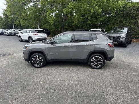 Used 2023 Jeep Compass Limited w/ Sun and Sound Group AWD/4WD image 8