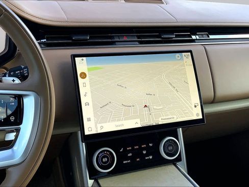 Used 2023 Land Rover Range Rover SV AWD/4WD image 7