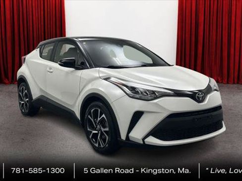 Used 2020 Toyota C-HR XLE FWD image 3