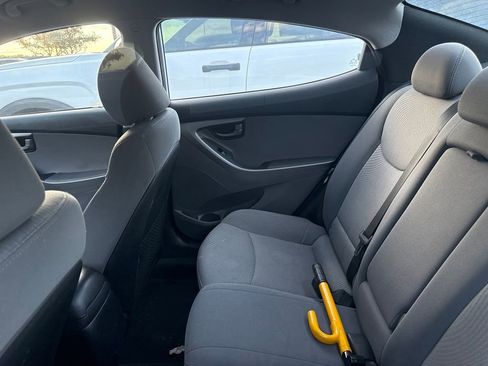 Used 2015 Hyundai Elantra SE FWD image 13