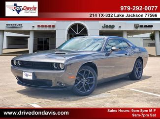 Used 2020 Dodge Challenger SXT w/ Blacktop Package RWD video 1