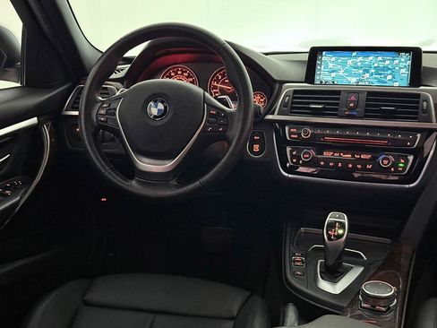 Used 2017 BMW 330i xDrive Sedan AWD/4WD image 28