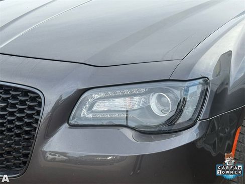 Used 2023 Chrysler 300 Touring w/ Sport Appearance Package image 8