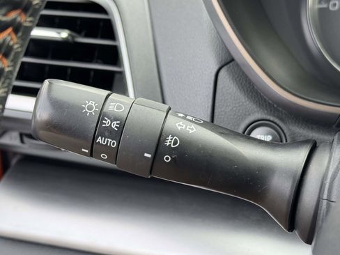 Used 2018 Subaru Crosstrek 2.0i Limited image 24