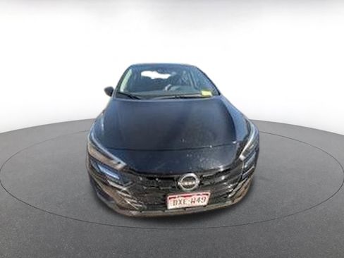 Used 2025 Nissan Versa SV image 2