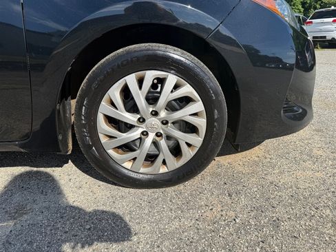 Used 2018 Toyota Corolla LE FWD image 36