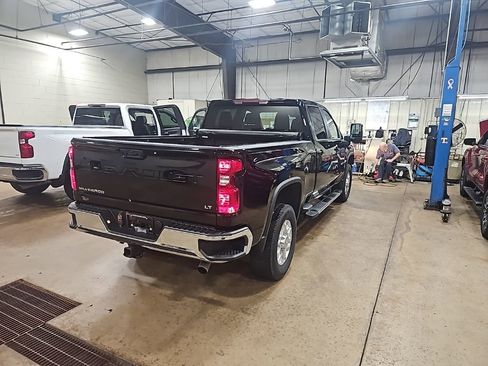 Used 2024 Chevrolet Silverado 2500 LT AWD/4WD image 9