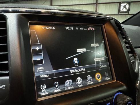 Used 2017 Jeep Grand Cherokee Limited image 35