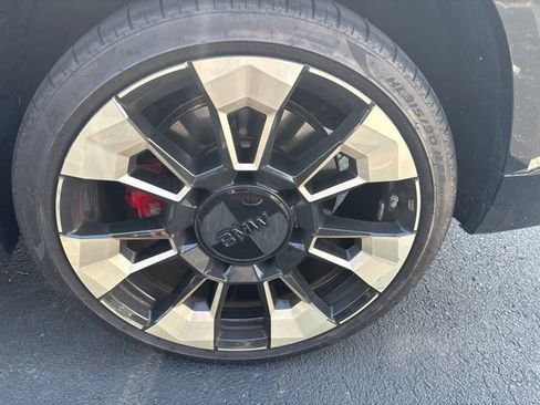 Used 2023 BMW XM w/ M Driver's Package AWD/4WD image 5