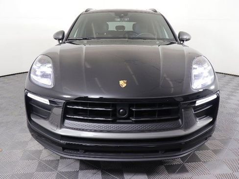 Used 2025 Porsche Macan image 5