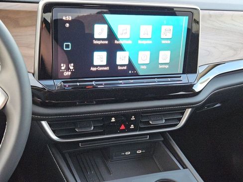 New 2026 Volkswagen Atlas SE image 11