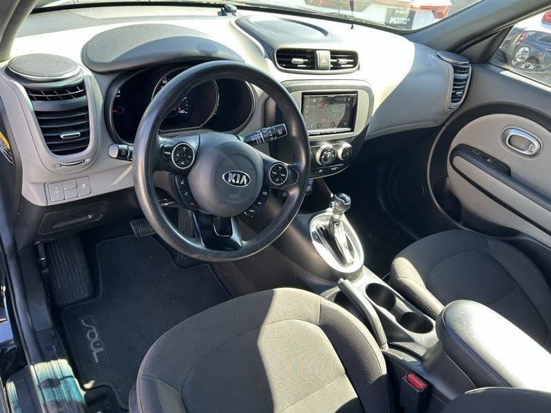 Used 2017 Kia Soul FWD image 8