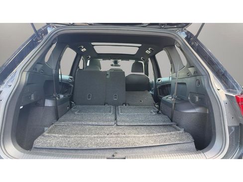Used 2022 Volkswagen Tiguan SE R-Line FWD image 13