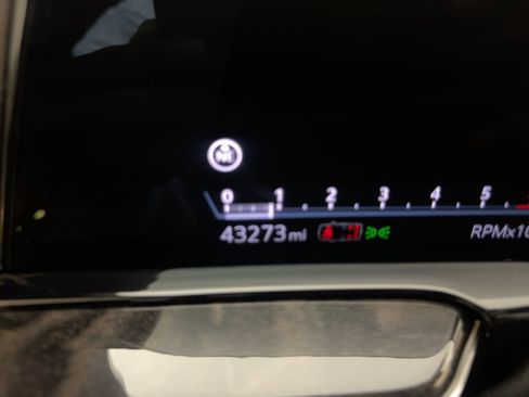 Used 2023 Cadillac Escalade ESV Premium Luxury image 20