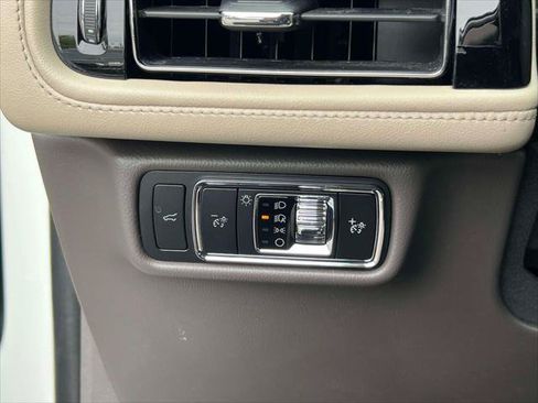 Used 2023 Lincoln Aviator AWD w/ Premium Package image 24