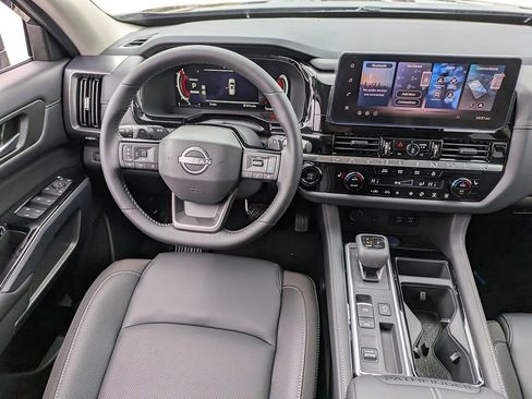 New 2026 Nissan Pathfinder SL FWD image 11