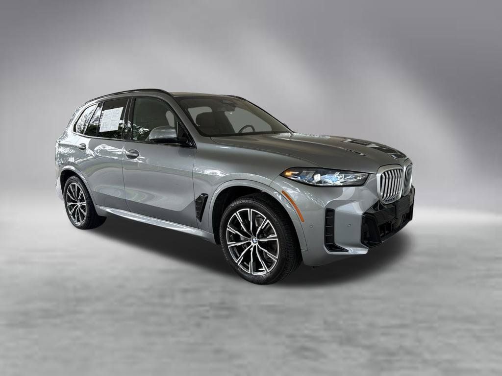 Used 2026 BMW X5 sDrive40i w/ M Sport Package RWD image 2