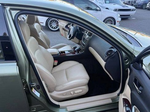 Used 2008 Lexus IS 250 w/ Premium Pkg RWD image 16