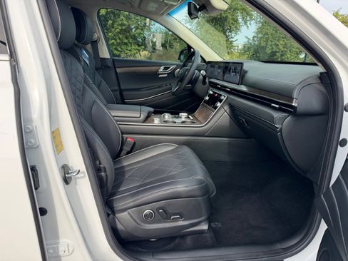 Used 2025 Genesis GV80 3.5T Prestige image 19