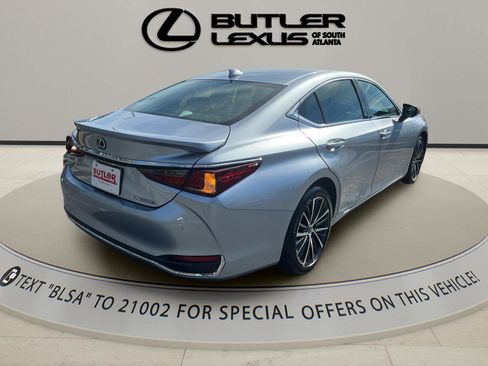 Certified 2022 Lexus ES 300h w/ Premium Package image 5