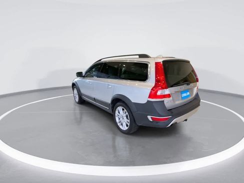 Used 2016 Volvo XC70 T5 Premier w/ Proximity Package image 6