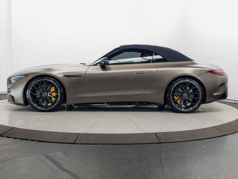 Used 2022 Mercedes-Benz SL 55 AMG 4MATIC w/ Driver Assistance Package image 4