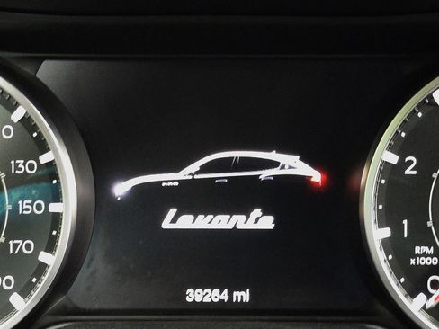 Used 2022 Maserati Levante GT image 32