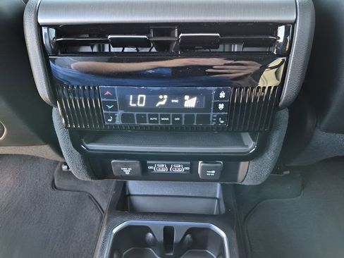 New 2026 Jeep Grand Wagoneer Limited AWD/4WD image 21