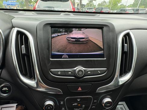 Used 2021 Chevrolet Equinox LT AWD/4WD image 36