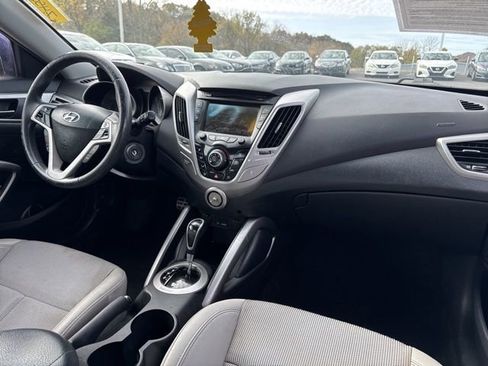 Used 2013 Hyundai Veloster w/ Style Pkg FWD image 12