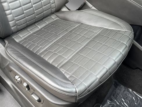 Used 2022 Cadillac Escalade ESV Premium Luxury Platinum w/ Heavy-Duty Trailer Package image 45