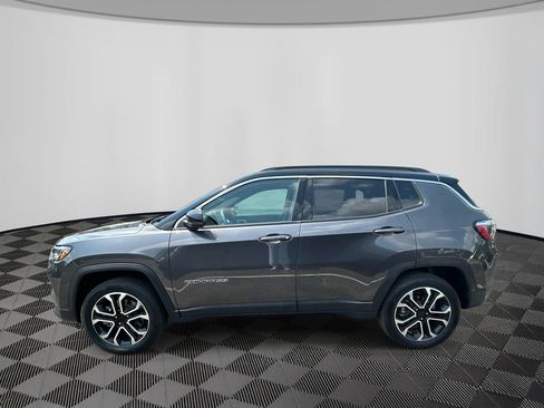 Used 2024 Jeep Compass Limited w/ Sun and Sound Group AWD/4WD image 2