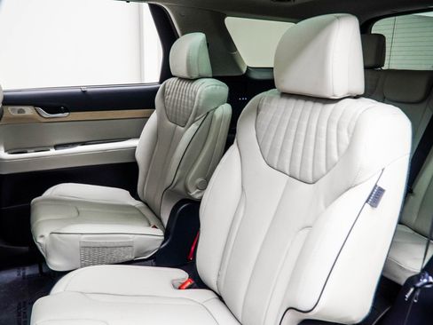 Used 2024 Hyundai Palisade Limited image 42