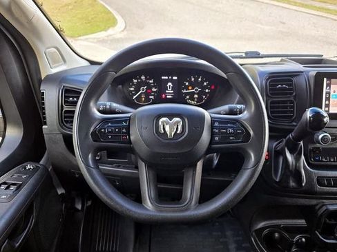 Used 2024 RAM ProMaster 2500 w/ Convenience Group FWD image 11