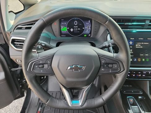 Used 2023 Chevrolet Bolt LT w/ Infotainment Package FWD image 29