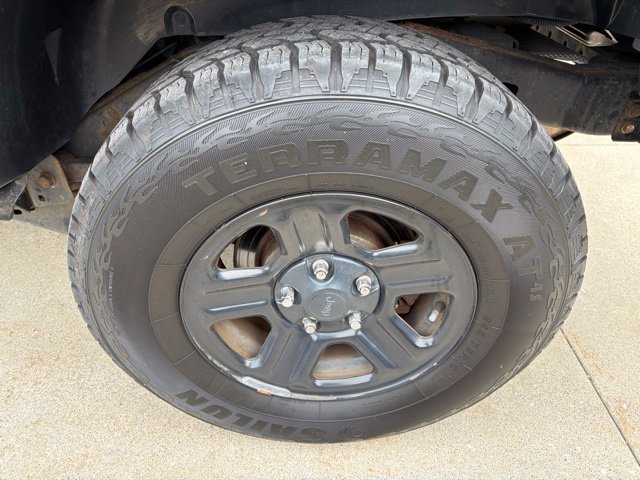 Used 2018 Jeep Wrangler Unlimited Sport AWD/4WD image 10