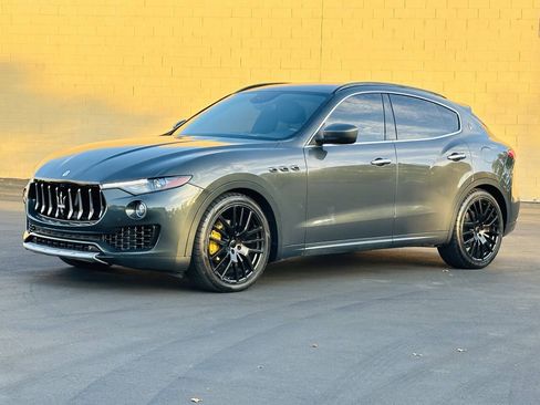 Used 2017 Maserati Levante w/ Sport Package AWD/4WD image 3