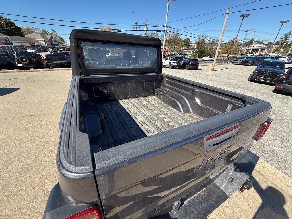 Used 2024 Jeep Gladiator Sport AWD/4WD image 8