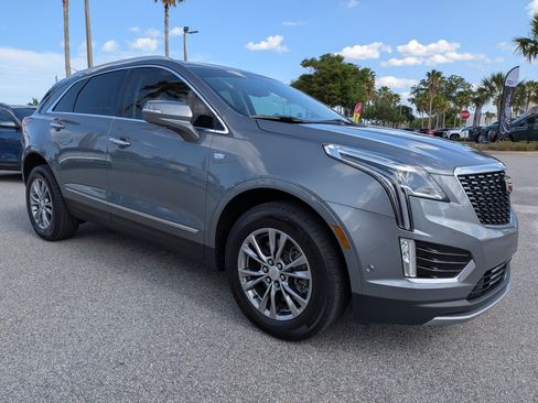 Certified 2022 Cadillac XT5 Premium Luxury w/ Technology Package FWD image 2