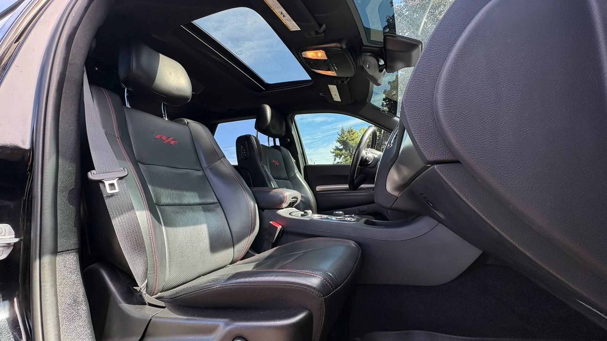 Used 2017 Dodge Durango R/T w/ Technology Group AWD/4WD image 32