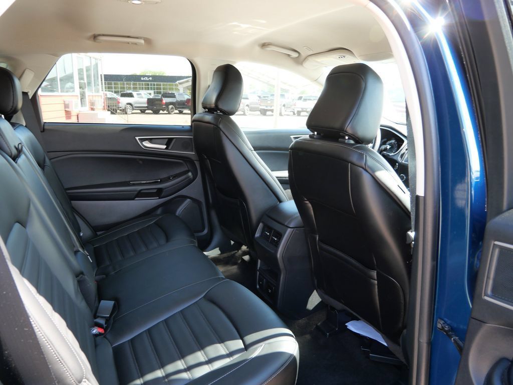 Used 2020 Ford Edge SEL w/ Convenience Package AWD/4WD image 13