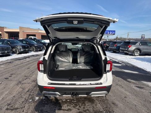 New 2026 Ford Explorer Platinum w/ LUX Leather Package image 11