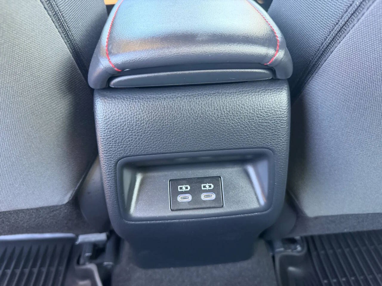 Used 2025 Toyota Corolla SE w/ Convenience Package FWD image 21