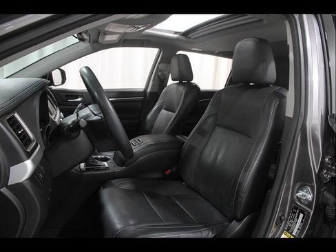 Used 2016 Toyota Highlander Limited AWD/4WD image 5